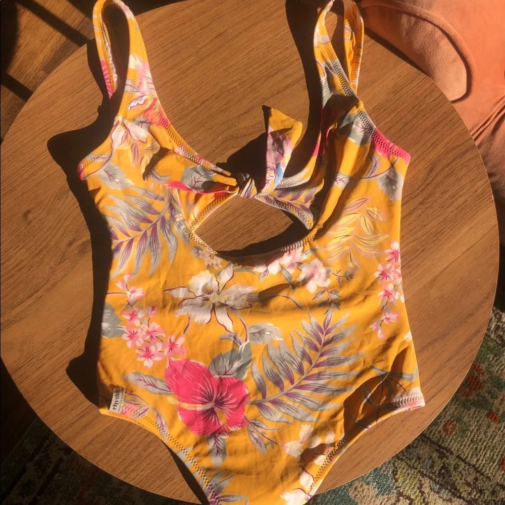 Rhythm one piece floral